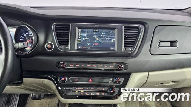 Kia The / новый New Carnival Luxury, 2019 14