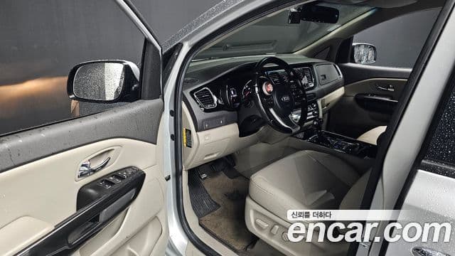 Kia All New Carnival Prestige, 2016 12