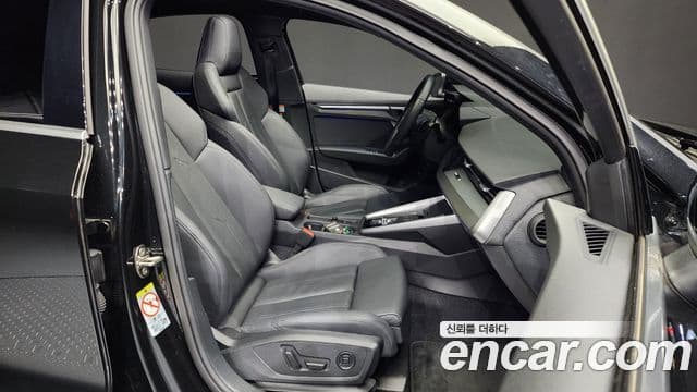 Audi A3 (8Y) Premium, 2023 11