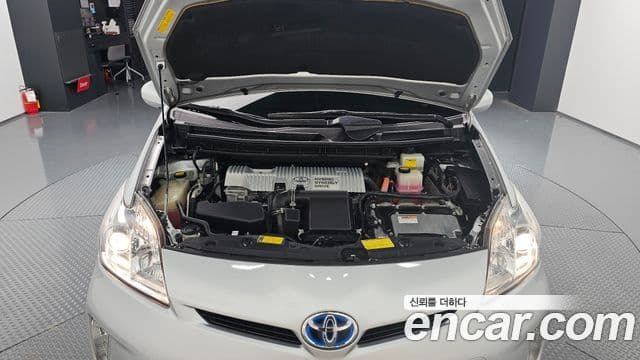 Toyota 프리우스 1.8 E, 2013 6