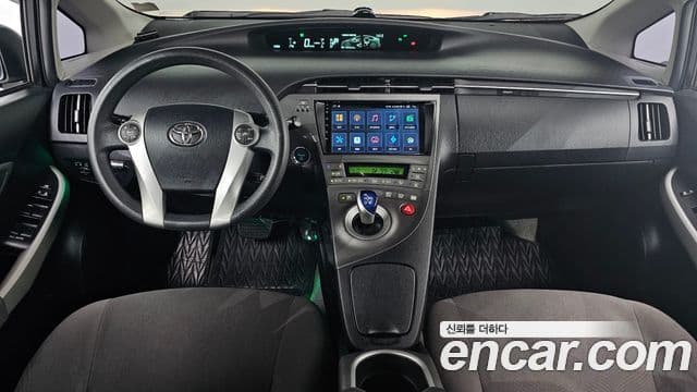 Toyota 프리우스 1.8 E, 2013 7