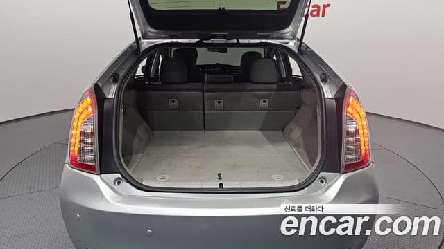 Toyota 프리우스 1.8 E, 2013 20