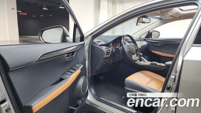 Lexus NX300h Supreme, 2018 10