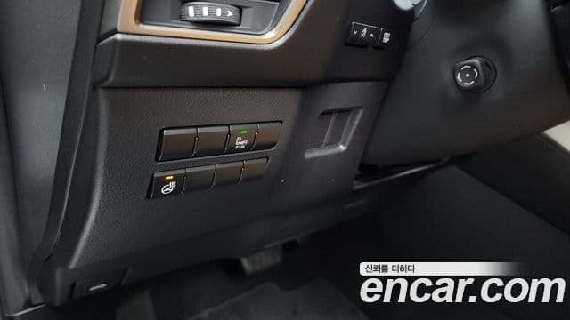 Lexus NX300h Supreme, 2018 17