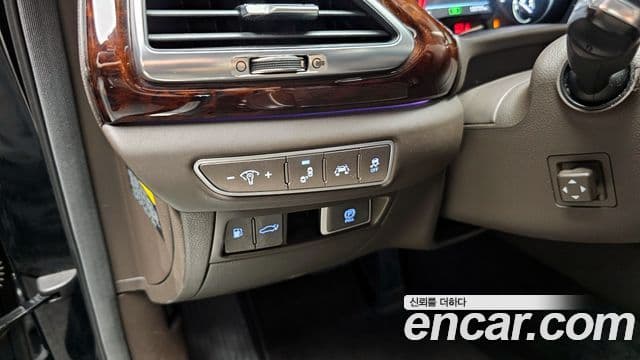 Genesis EQ900 Prestige, 2017 16