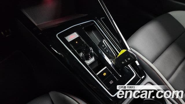 Volkswagen Гольф 8세대 2.0 GTI, 2024 9