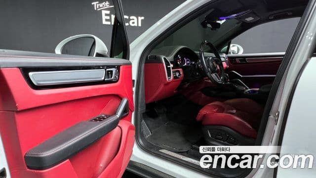 Porsche Cayenne (PO536) 3.0 Platinum Edition, 2023 10