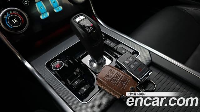 Jaguar XE P300 R-Dynamic HSE AWD, 2020 9