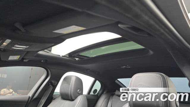 Jaguar XE P300 R-Dynamic HSE AWD, 2020 19