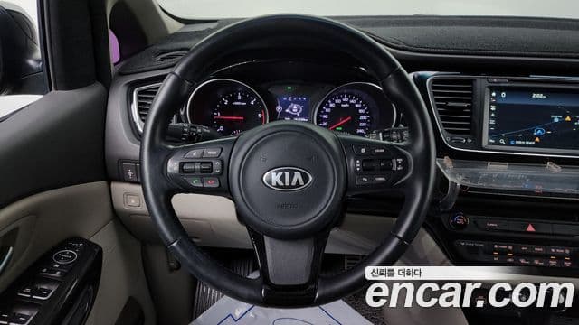 Kia All New Carnival Prestige, 2015 13