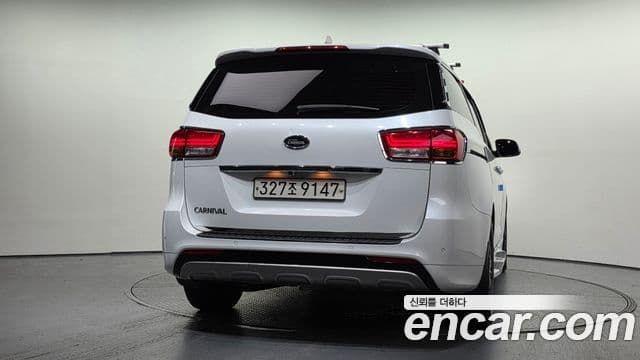 Kia All New Carnival Luxury, 2018 4