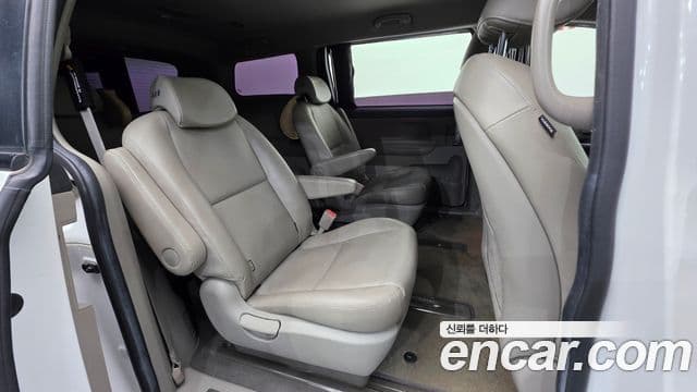 Kia All New Carnival Luxury, 2018 19