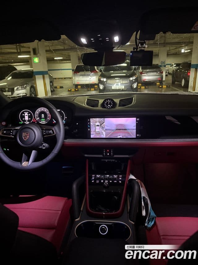 Porsche Cayenne (PO536) 3.0 E-гибрид, 2025 6