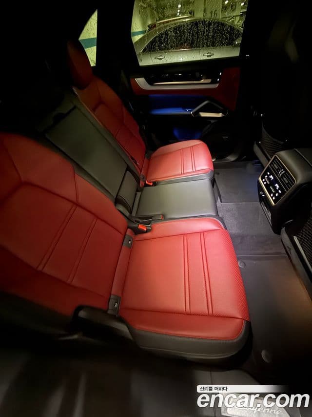 Porsche Cayenne (PO536) 3.0 E-гибрид, 2025 8