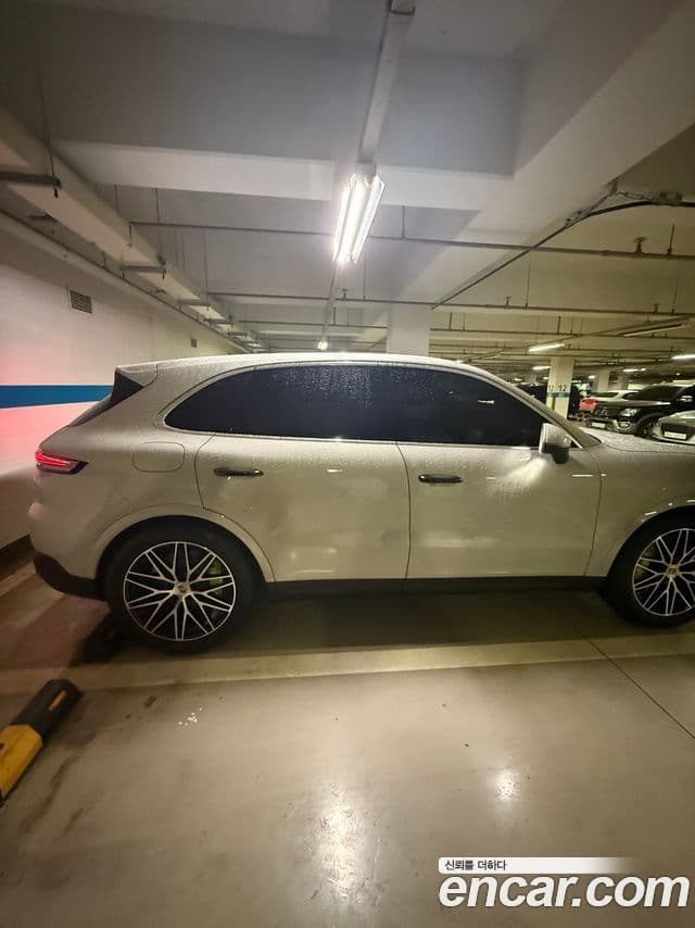 Porsche Cayenne (PO536) 3.0 E-гибрид, 2025 10