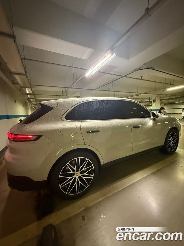 Porsche Cayenne (PO536) 3.0 E-гибрид, 2025 11