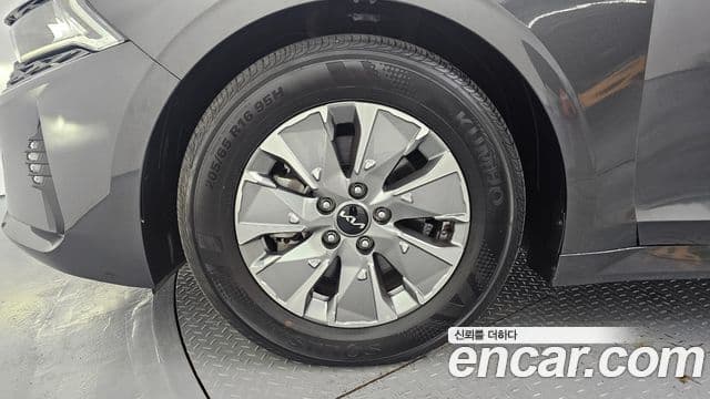 Kia K5 гибрид 3세대 Trendy, 2023 все фото