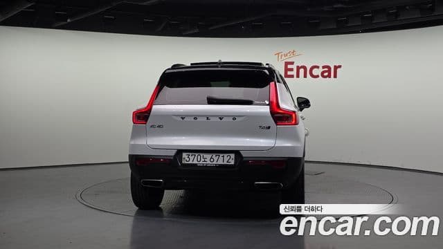 Volvo XC40 T4 R-Design, 2020 4