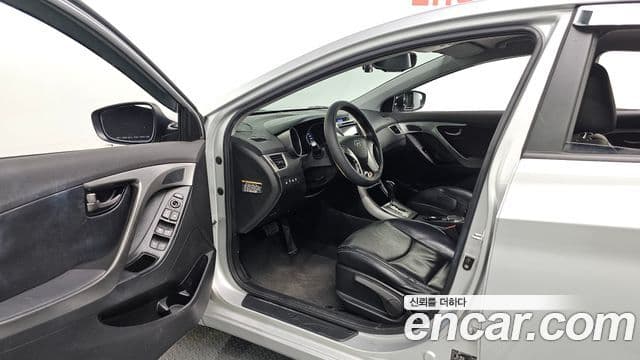 Hyundai Avante MD Luxury, 2011 10