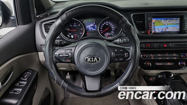Kia All New Carnival Luxury, 2015 14