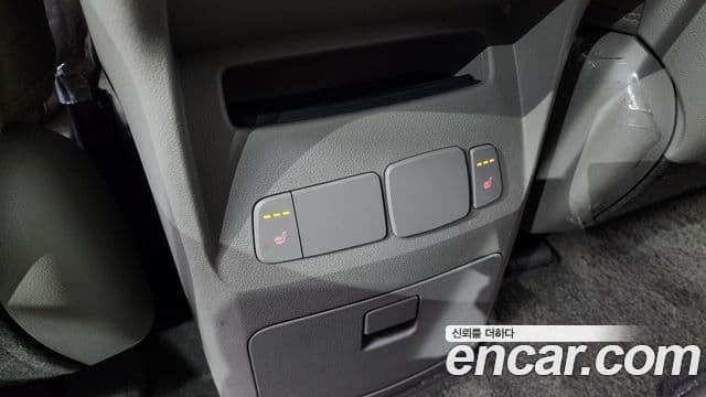 Kia All New Carnival Luxury, 2015 18