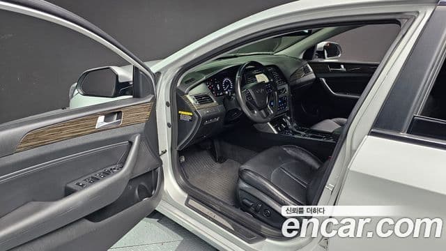 Hyundai LF Sonata Premium, 2015 11