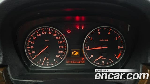 BMW 3시리즈 (E90) 320i седан, 2009 8