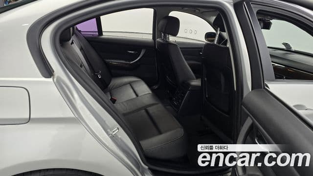 BMW 3시리즈 (E90) 320i седан, 2009 12