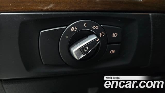 BMW 3시리즈 (E90) 320i седан, 2009 14