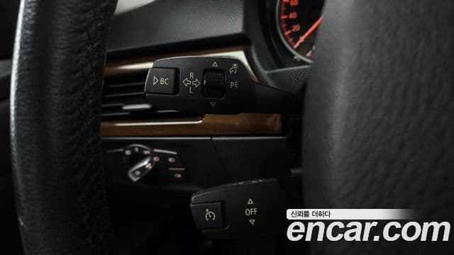 BMW 3시리즈 (E90) 320i седан, 2009 16