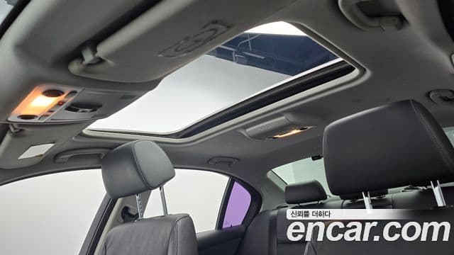 BMW 3시리즈 (E90) 320i седан, 2009 19