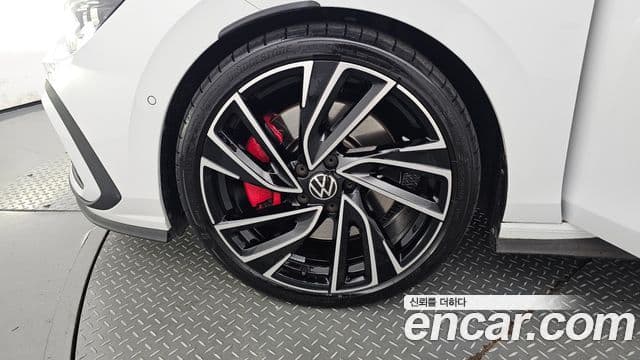 Volkswagen Гольф 8세대 2.0 GTI, 2024 все фото