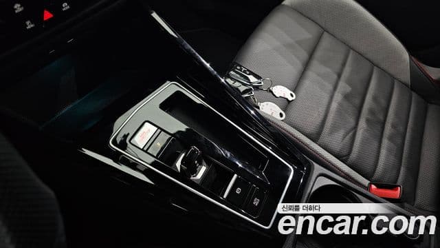 Volkswagen Гольф 8세대 2.0 GTI, 2024 9