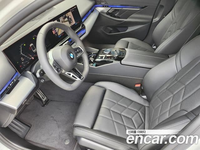 BMW 5시리즈 (G60) 520i M Sport, 2025 10