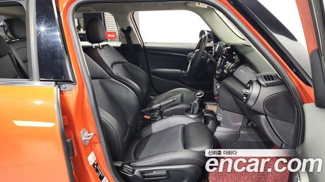 Mini Cooper 3세대, 2019 11