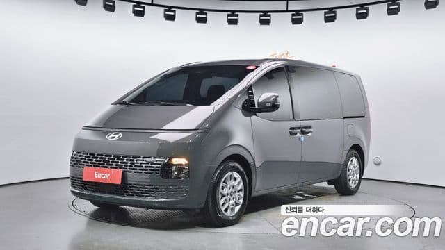 Hyundai Staria Modern, 2025 1