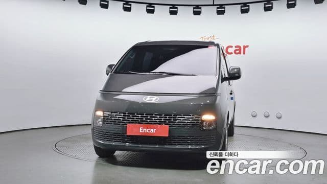Hyundai Staria Modern, 2025 3