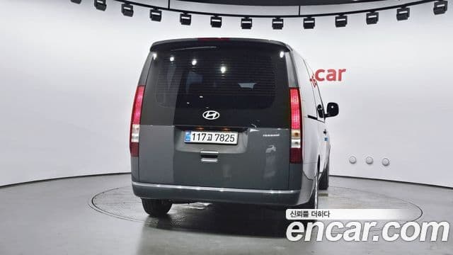 Hyundai Staria Modern, 2025 4