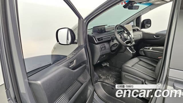 Hyundai Staria Modern, 2025 10