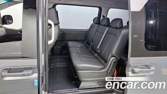 Hyundai Staria Modern, 2025 11