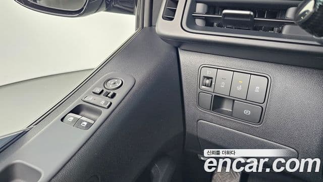 Hyundai Staria Modern, 2025 13