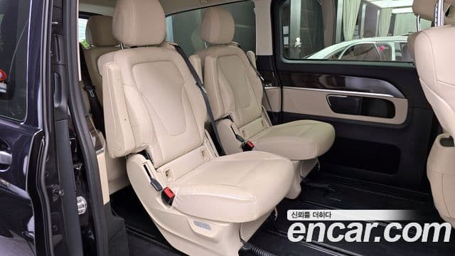 Mercedes-Benz V-класс W447, 2023 12