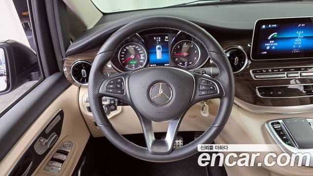 Mercedes-Benz V-класс W447, 2023 13