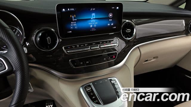 Mercedes-Benz V-класс W447, 2023 14