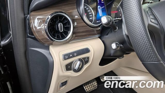 Mercedes-Benz V-класс W447, 2023 16