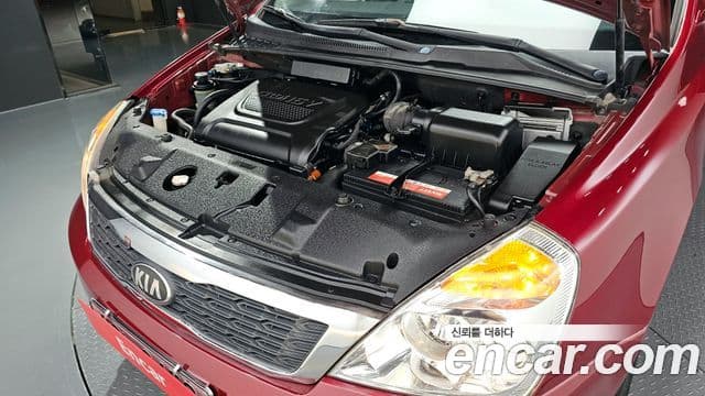 Kia Carnival R Premium, 2013 6