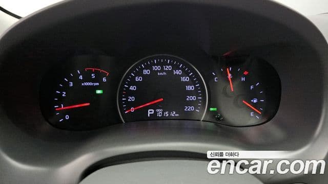 Kia Carnival R Premium, 2013 8