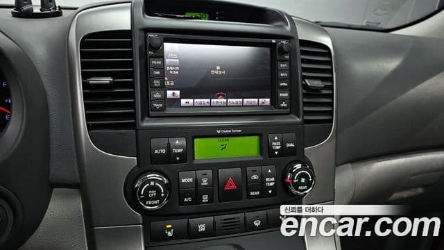 Kia Carnival R Premium, 2013 14
