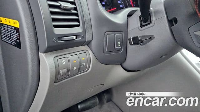 Kia Carnival R Premium, 2013 16