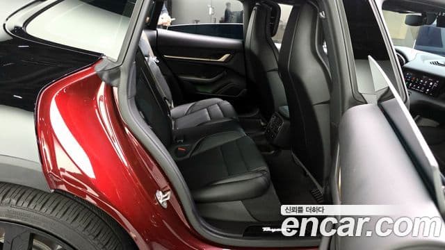 Porsche 타이칸 4S Cross Turismo, 2022 12